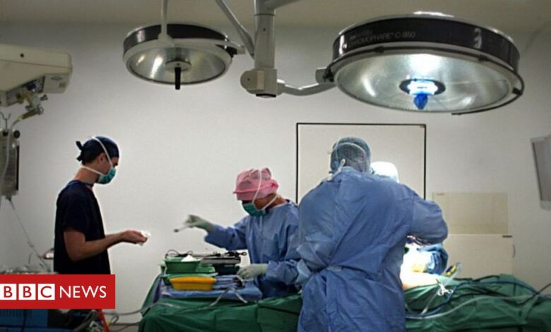 Saudi surgeon dies at work in hospital operating room