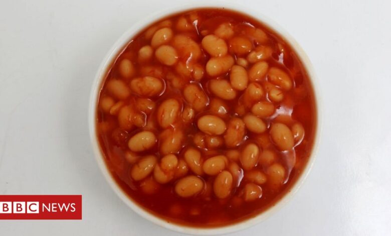 'Bean dad' apologises after tin can posts cause outcry