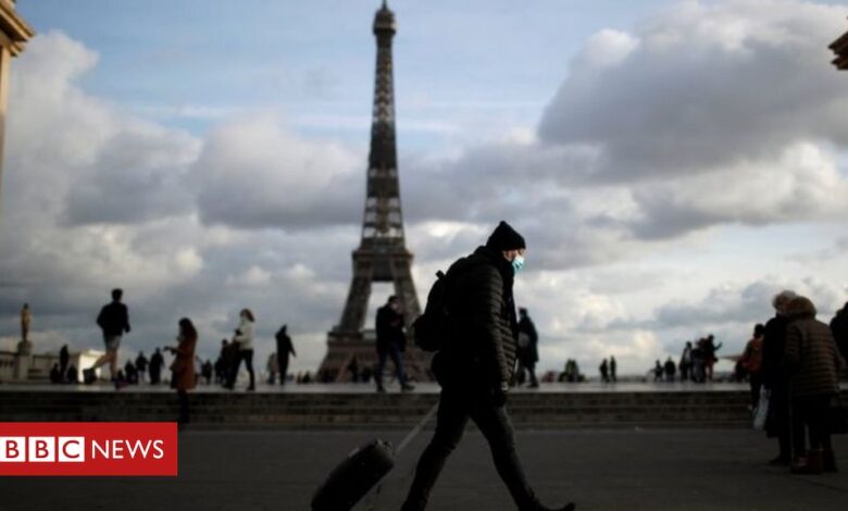 Covid-19: Top advisor warns France at 'emergency' virus moment