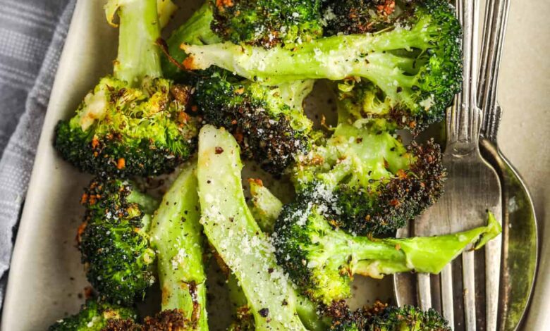 Crispy Garlic Air Fryer Broccoli (Ready in 12 Mins)
