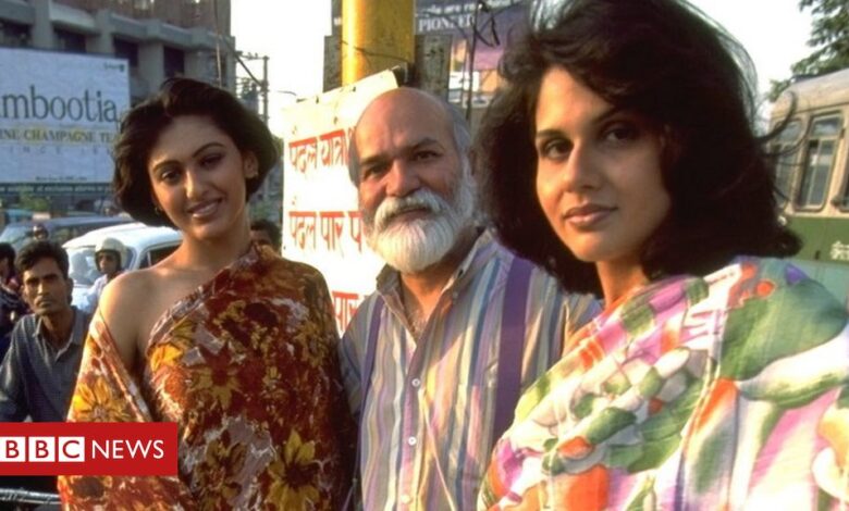 Satya Paul: Indian designer who made the sari fashionable dies at 78