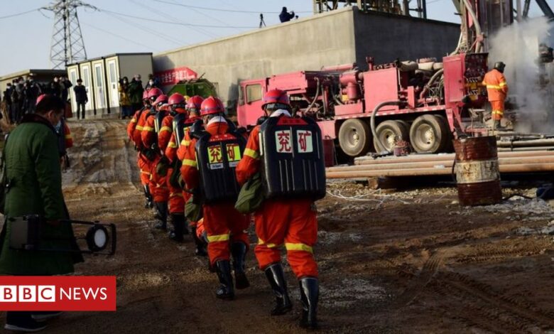 Trapped Chinese miners say thanks for medicine, call for sausages