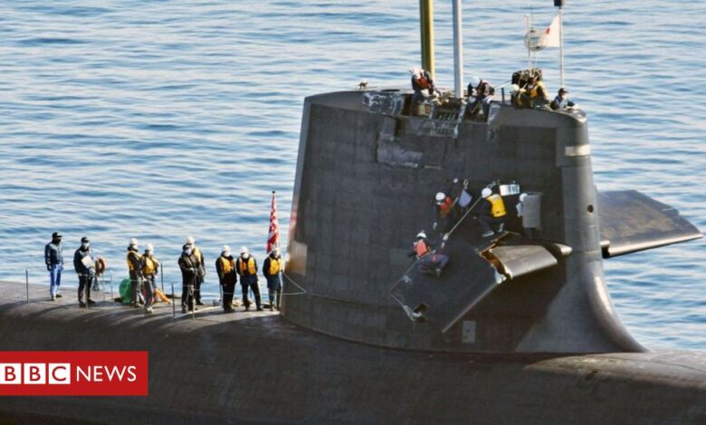 Japan: Submarine crew phone for help after crash