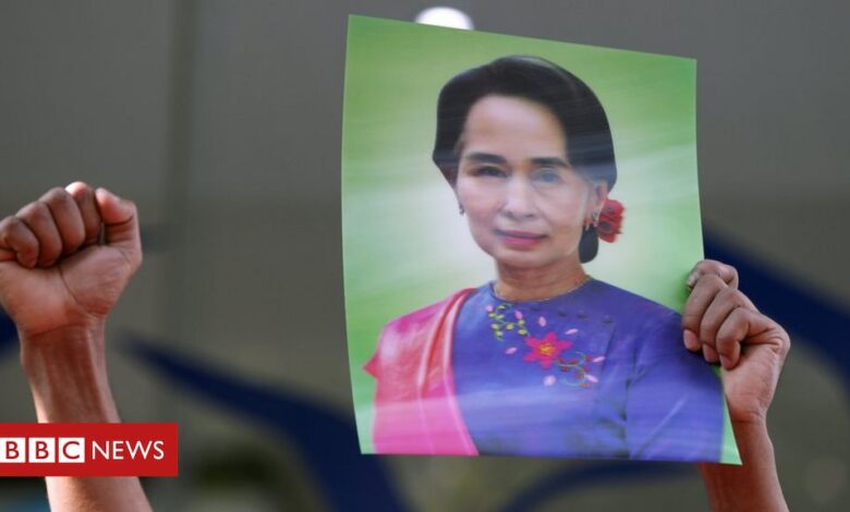 Myanmar coup: US threatens sanctions over Aung San Suu Kyi detention
