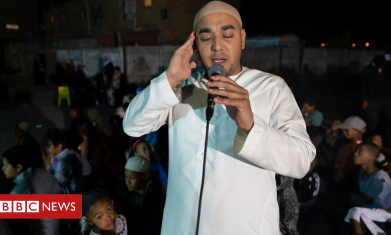 Cape Town: Pictures of how Muslim worship helps quell South African ganglands