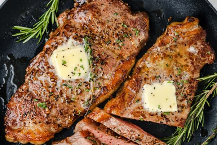 How to Cook Juicy Steaks in the Oven