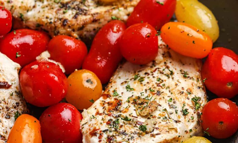 Easy Chicken Caprese with fresh tomatoes