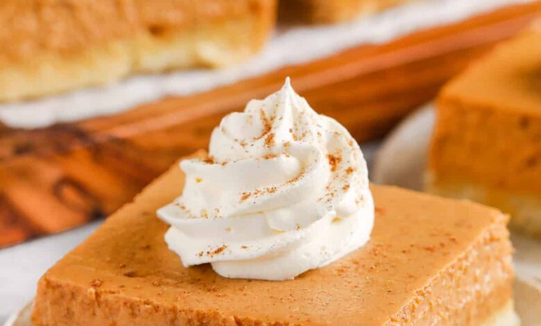 Pumpkin Pie Bars on plates