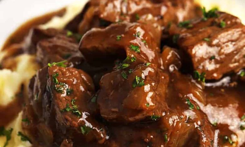 Beef Tips & Gravy with mashed potatoes